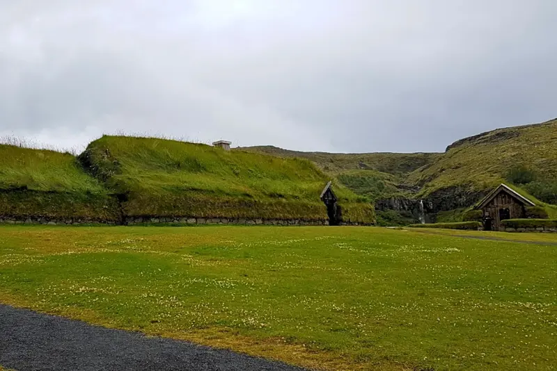 Thjodveldisbaerinn Stong Commonwealth Farm Medium1600x1067