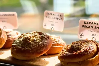 Braud Og Co Cinnamon Buns Reykjavik Large